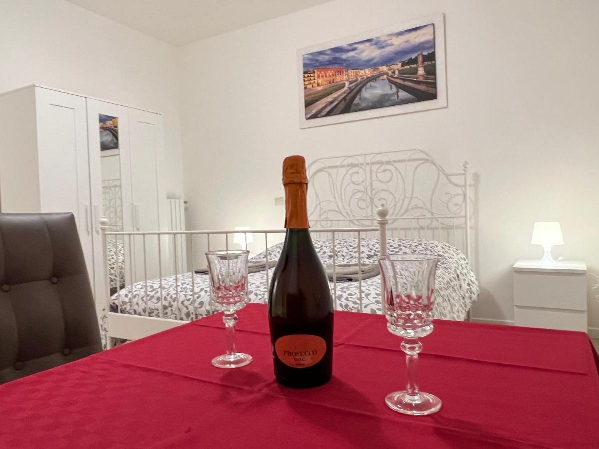 Casa Roma Rooms& Apartmens ปาโดวา ภายนอก รูปภาพ