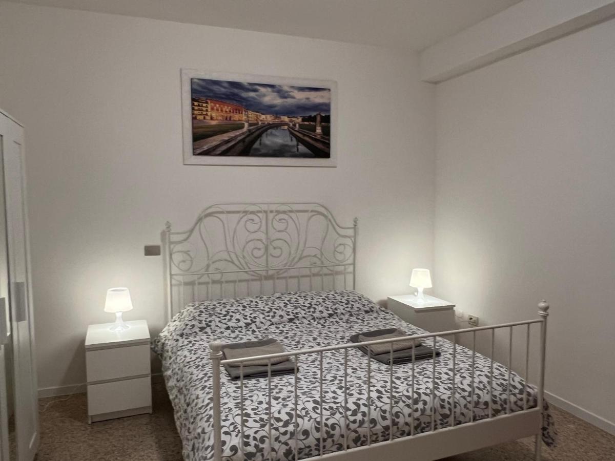 Casa Roma Rooms& Apartmens ปาโดวา ภายนอก รูปภาพ
