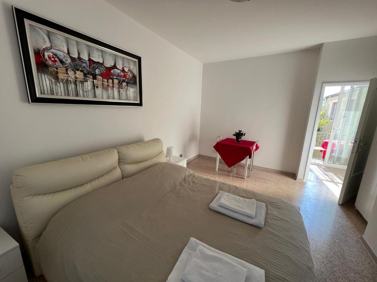 Casa Roma Rooms& Apartmens ปาโดวา ภายนอก รูปภาพ