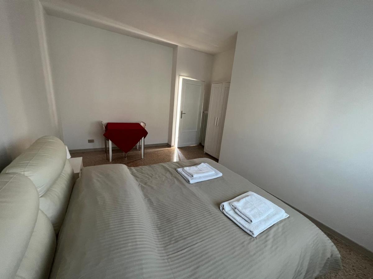 Casa Roma Rooms& Apartmens ปาโดวา ภายนอก รูปภาพ