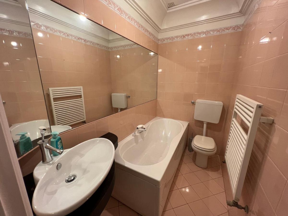 Casa Roma Rooms& Apartmens ปาโดวา ภายนอก รูปภาพ