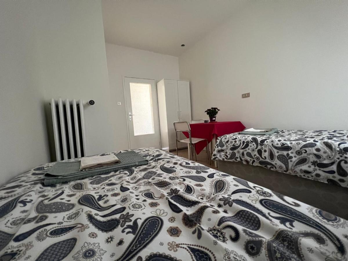Casa Roma Rooms& Apartmens ปาโดวา ภายนอก รูปภาพ
