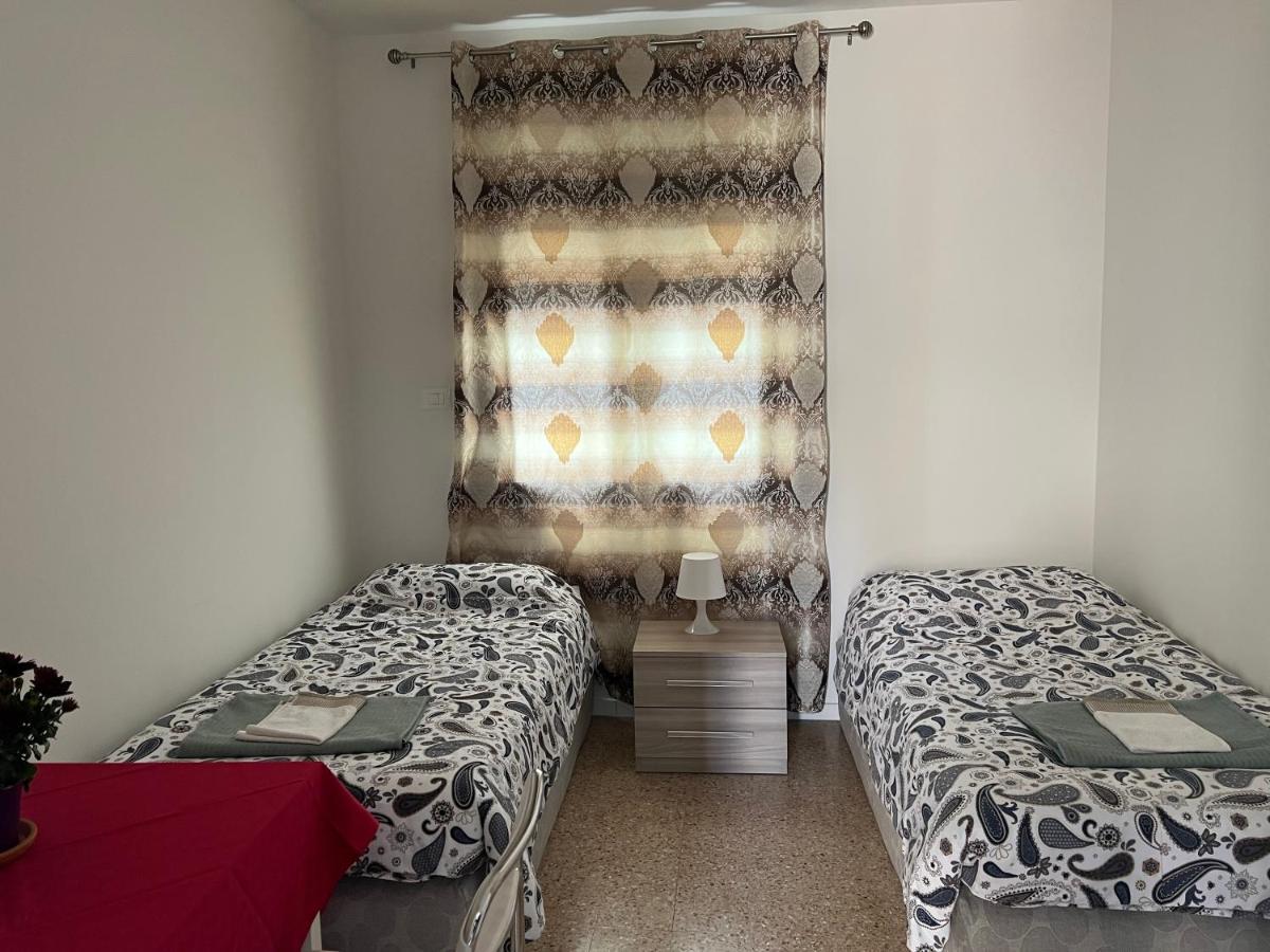 Casa Roma Rooms& Apartmens ปาโดวา ภายนอก รูปภาพ